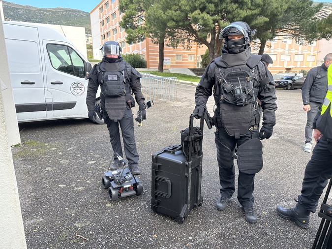 Bastia : un entraînement grandeur nature pour faire face à une attaque armée en milieu scolaire Bastia : un entraînement grandeur nature pour faire face à une attaque armée en milieu scolaire