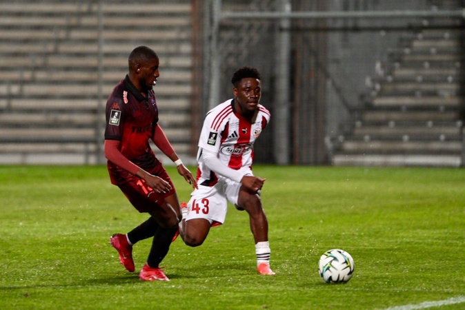 L'AC Ajaccio renverse le Red Star (2-1) L'AC Ajaccio renverse le Red Star (2-1)