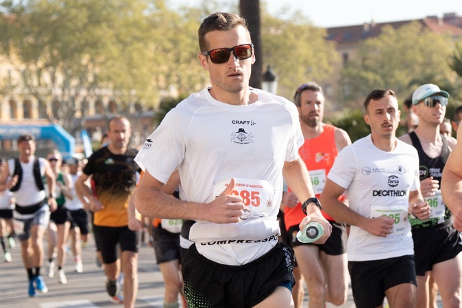 Pierre Lebegue, vainqueur du Marathon d'Ajaccio. Pierre Lebegue, vainqueur du Marathon d'Ajaccio.