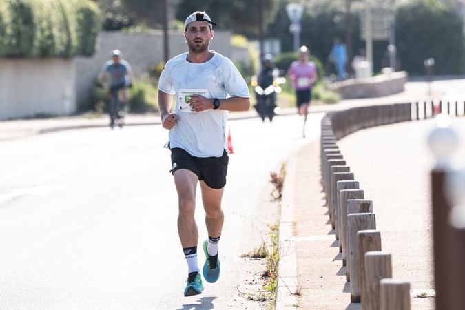Louis Deche, vainqueur du semi-marathon. Louis Deche, vainqueur du semi-marathon.
