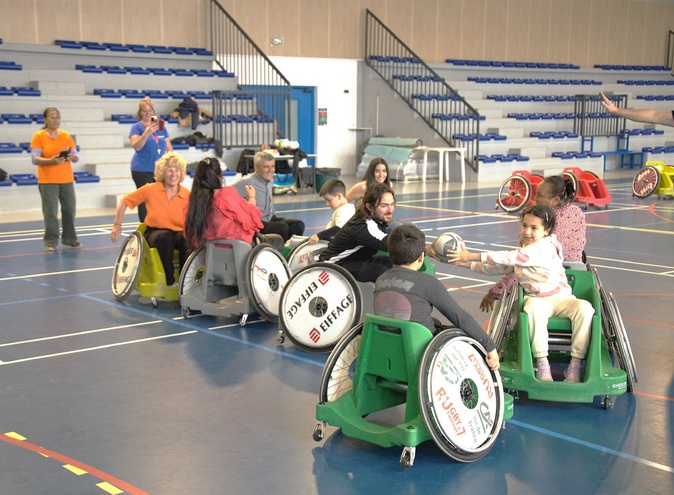 Porto-Vecchio : le Rugby à 7 fauteuil en démonstration au COSEC municipal Porto-Vecchio : le Rugby à 7 fauteuil en démonstration au COSEC municipal