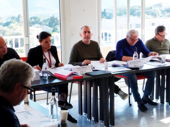 Les élus de l'Extrême-Sud ont voté le budget primitif 2025 à l'unanimité, ce jeudi 10 avril. Les élus de l'Extrême-Sud ont voté le budget primitif 2025 à l'unanimité, ce jeudi 10 avril.