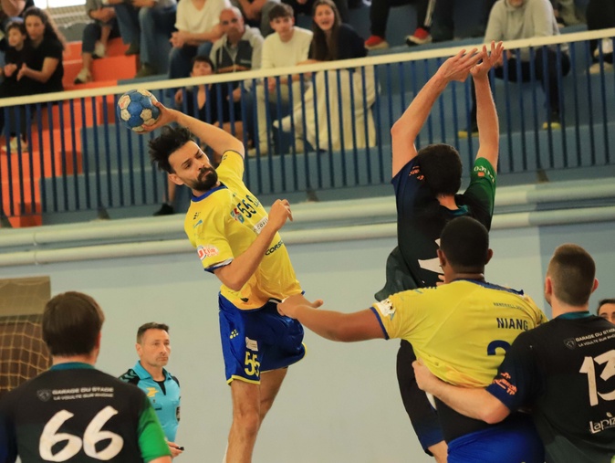 Handball N2 : Corte écarte Loriol 29-24 Handball N2 : Corte écarte Loriol 29-24