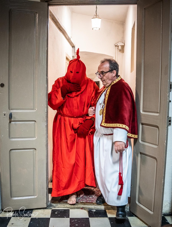 "Le Catenacciu était la seule chose qui pouvait sauver mon âme" : un pénitent de Sartène se confie sur ce moment qui a changé sa vie "Le Catenacciu était la seule chose qui pouvait sauver mon âme" : un pénitent de Sartène se confie sur ce moment qui a changé sa vie