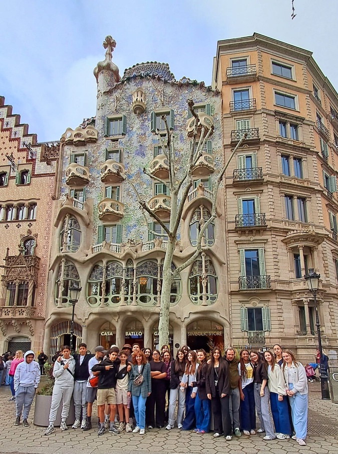 Les collégiens de Saint-Joseph à Bastia en immersion culturelle à Barcelone Les collégiens de Saint-Joseph à Bastia en immersion culturelle à Barcelone