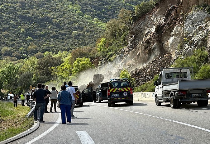 Peu après l'éboulement (Photo Laetitia Pierlovisi) Peu après l'éboulement (Photo Laetitia Pierlovisi)