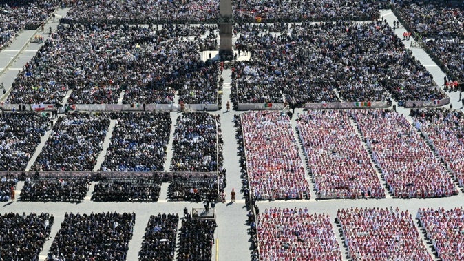 Le pape, salué par 400.000 fidèles, inhumé dans sa basilique de coeur à Rome Le pape, salué par 400.000 fidèles, inhumé dans sa basilique de coeur à Rome