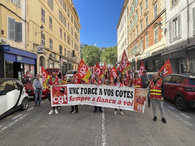 CGT, FO, Solidaires, PC.... les travailleurs étaient dans les rues de Bastia ce 1er mai