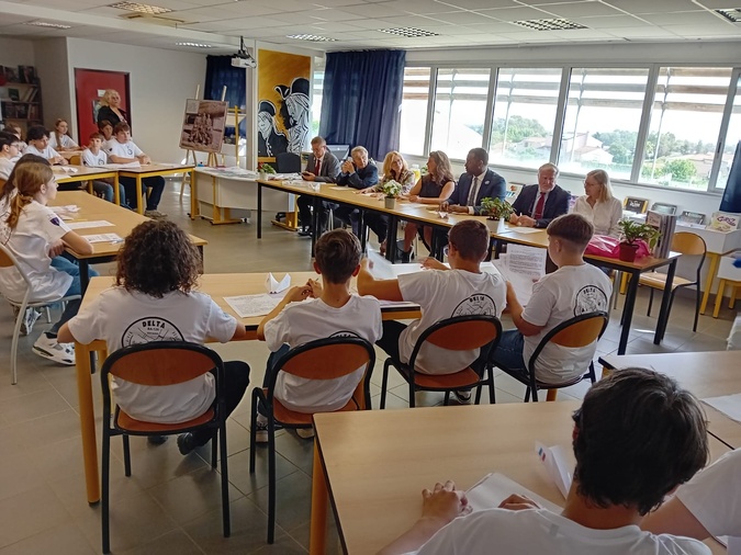 Biguglia : Le collège Campo Vallone a célébré les 80 ans de la fin de la Seconde Guerre mondiale Biguglia : Le collège Campo Vallone a célébré les 80 ans de la fin de la Seconde Guerre mondiale