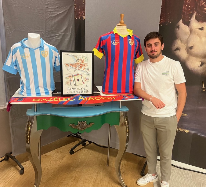 Un maillot collector a été spécialement édité pour les 115 ans du GFCA Football Un maillot collector a été spécialement édité pour les 115 ans du GFCA Football