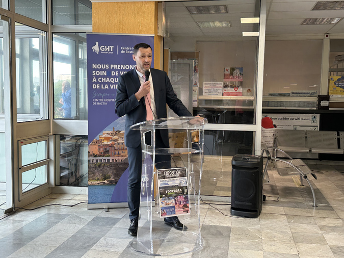 Le directeur de l'hôpital de Bastia a inauguré l'exposition de photographies Le directeur de l'hôpital de Bastia a inauguré l'exposition de photographies