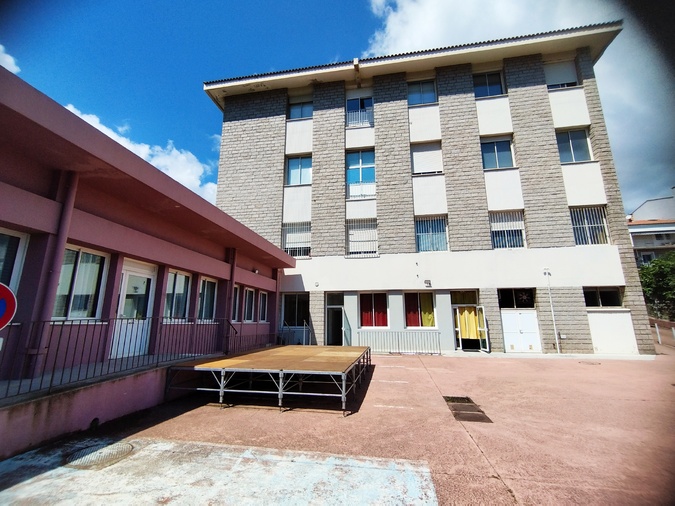 Dans ses locaux actuels, le CACEL manque de visibilité et de place. Dans ses locaux actuels, le CACEL manque de visibilité et de place.