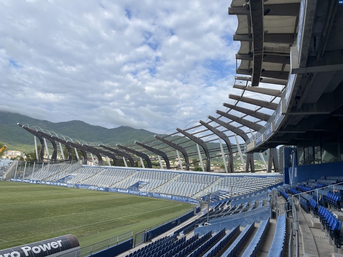 Stade Armand-Cesari : la tribune ouest rouvre en août, la métamorphose se poursuit Stade Armand-Cesari : la tribune ouest rouvre en août, la métamorphose se poursuit
