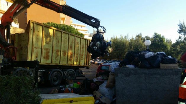 Déchets : Un camion-grue pour désengorger Bastia Déchets : Un camion-grue pour désengorger Bastia
