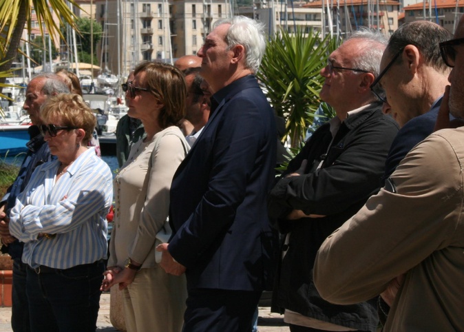 À Ajaccio, une plaque pour rappeler que la mer est un bien commun À Ajaccio, une plaque pour rappeler que la mer est un bien commun
