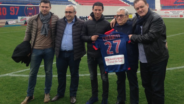 Du renfort au GFCA : L'international tunisien Amine Chermiti a signé Du renfort au GFCA : L'international tunisien Amine Chermiti a signé