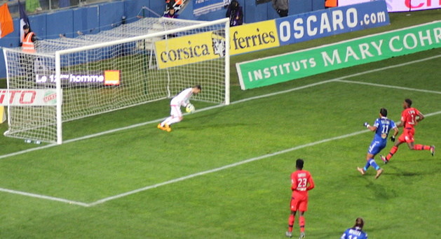 Lyon battu 1-0 à Furiani : Le bel exploit du Sporting ! Lyon battu 1-0 à Furiani : Le bel exploit du Sporting !