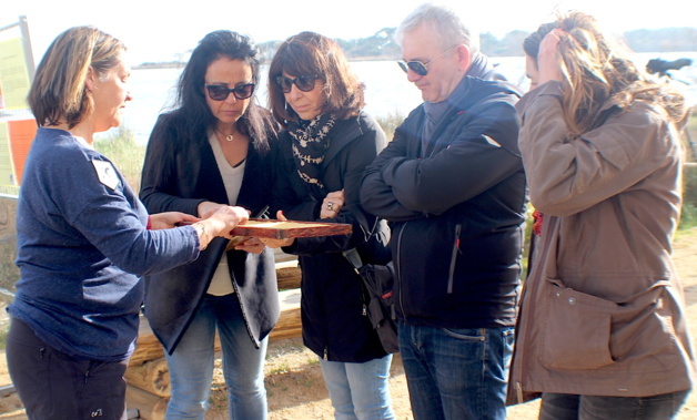 Le président du Conseil départemental François Orlandi et les conseillères Sylvie Retali-Andreani et Marie-Claire Poggi attentifs aux explications de Brigitte Tabanelli.