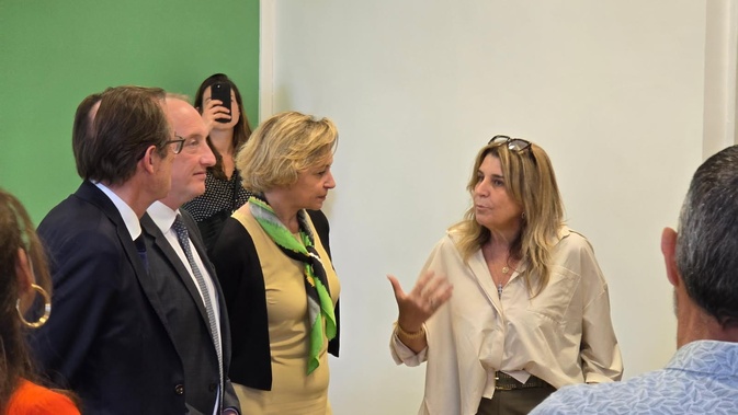 La ministre avec Angèle Bastiani La ministre avec Angèle Bastiani