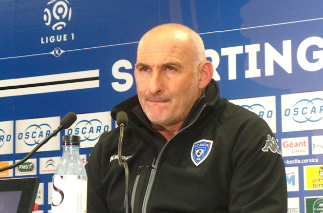 Sébastien Squillaci (Sporting) :"Notre solidarité va nous permettre de prendre des points" Sébastien Squillaci (Sporting) :"Notre solidarité va nous permettre de prendre des points"