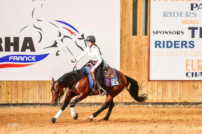 Sarah Rovina remet son titre mondial en jeu : la jeune cavalière corse à nouveau sélectionnée en équipe de France Sarah Rovina remet son titre mondial en jeu : la jeune cavalière corse à nouveau sélectionnée en équipe de France