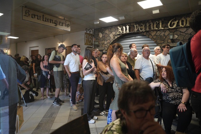 Jordan Bardella en dédicace à Ajaccio – mai 2025 Jordan Bardella en dédicace à Ajaccio – mai 2025