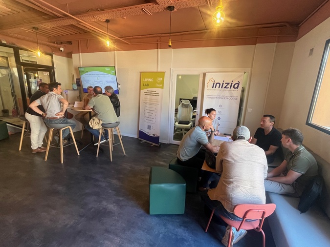 Transition numérique et écologie : Inizià et l’AUE lancent la réflexion en Corse Transition numérique et écologie : Inizià et l’AUE lancent la réflexion en Corse