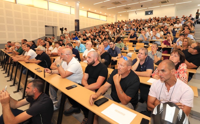 À Corte, le PNC en quête de renouveau politique, prône un "riacquistu naziunale" À Corte, le PNC en quête de renouveau politique, prône un "riacquistu naziunale"