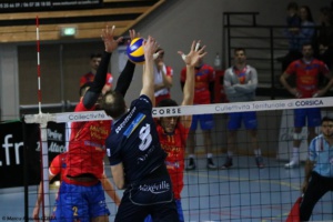 Un block défensif solide ce dimanche soir. Un block défensif solide ce dimanche soir.