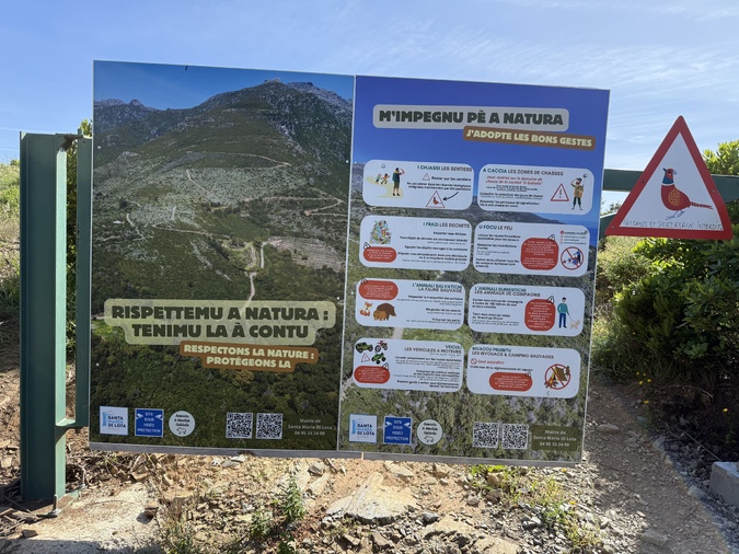 Les panneaux installés à Santa-Maria-di-Lota Les panneaux installés à Santa-Maria-di-Lota