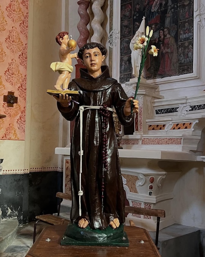 Piazzole d’Orezza célèbre la Saint Antoine avec la rénovation de sa statue. Piazzole d’Orezza célèbre la Saint Antoine avec la rénovation de sa statue.