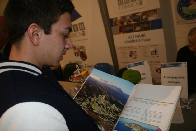 Mika, élève de seconde, s’intéresse au métier d’Accompagnateur en montagne