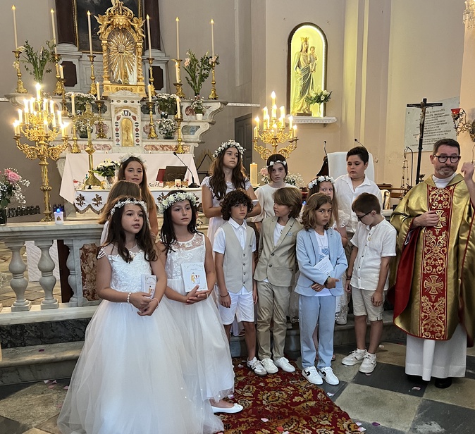 Communions à Santa Maria di Lota : un moment fort à l’église de Figarella Communions à Santa Maria di Lota : un moment fort à l’église de Figarella