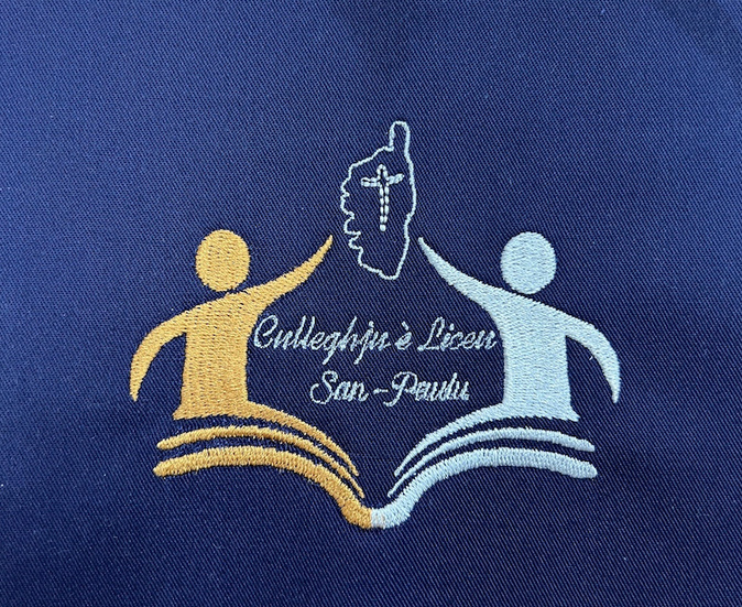Le blason de l'établissement Saint-Paul sera brodé sur les uniformes des élèves Le blason de l'établissement Saint-Paul sera brodé sur les uniformes des élèves