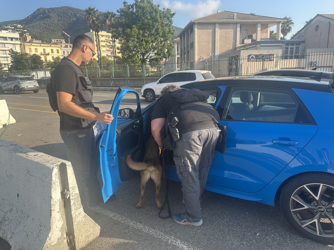 À Bastia, l’État renforce les contrôles au port à l’arrivée des ferries À Bastia, l’État renforce les contrôles au port à l’arrivée des ferries