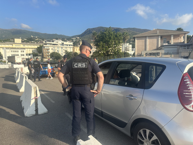 À Bastia, l’État renforce les contrôles au port à l’arrivée des ferries À Bastia, l’État renforce les contrôles au port à l’arrivée des ferries