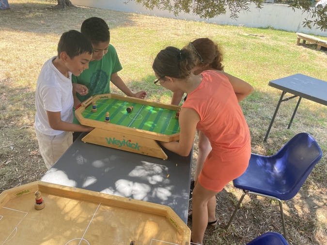 rires et sourires autour des jeux de la Ludothèque. rires et sourires autour des jeux de la Ludothèque.