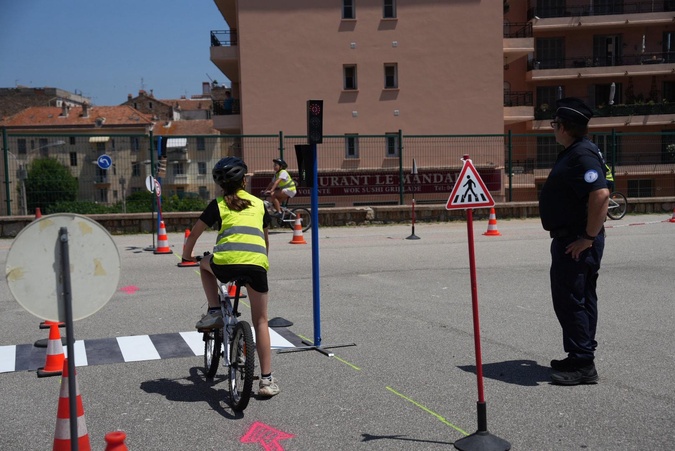 À Ajaccio, les élèves de CM2 passent leur « permis vélo » À Ajaccio, les élèves de CM2 passent leur « permis vélo »
