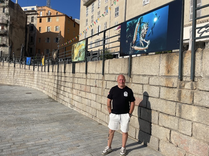 Tony Viacara expose tout l'été sur le Vieux-Port de Bastia. Tony Viacara expose tout l'été sur le Vieux-Port de Bastia.