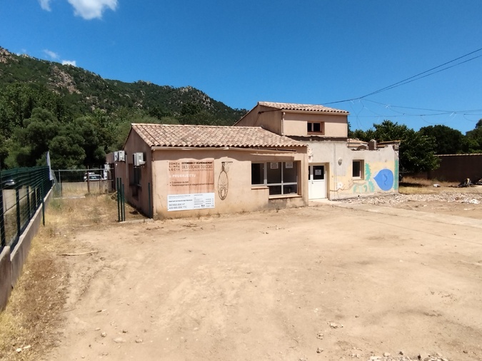 Situé à Taglio Rosso, le CCAS de la commune fait actuellement l'objet de travaux d'extension. Situé à Taglio Rosso, le CCAS de la commune fait actuellement l'objet de travaux d'extension.