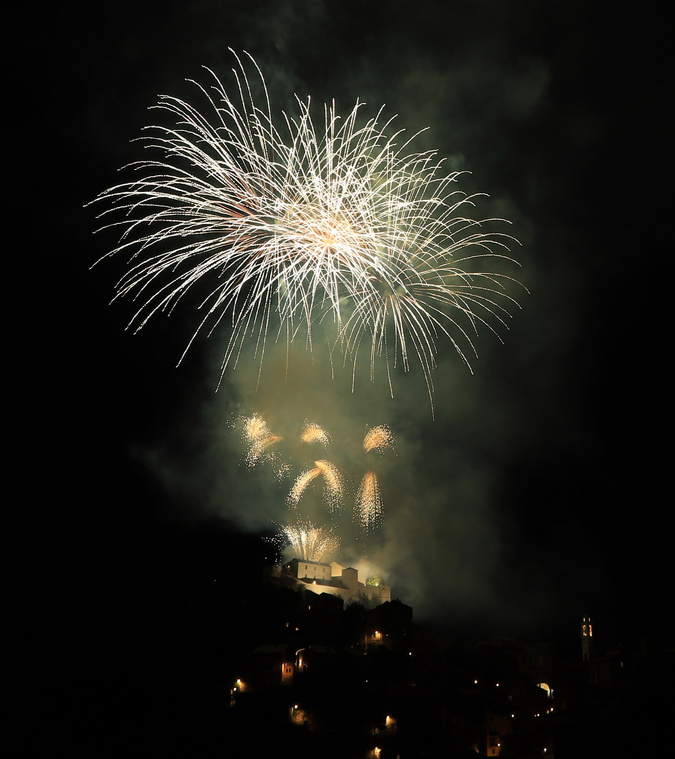 Des milliers de spectateurs pour le feu d’artifice du 14-Juillet à Corte Des milliers de spectateurs pour le feu d’artifice du 14-Juillet à Corte
