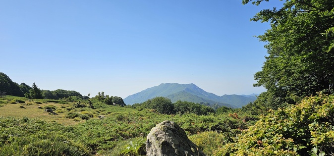Sur la route du San Petrone (Candice Lagwa) Sur la route du San Petrone (Candice Lagwa)
