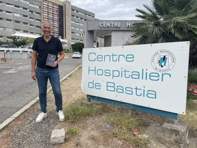 Franck Le Duff, médecin, veilleur d'âme, publie son 1er roman. Franck Le Duff, médecin, veilleur d'âme, publie son 1er roman.