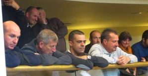 Les représentants du syndicat STC Marins dans les tribunes du public. Les représentants du syndicat STC Marins dans les tribunes du public.