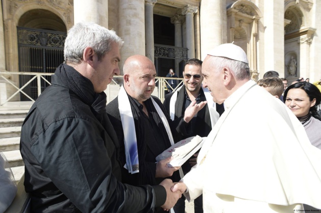 Rome : Le groupe Arapà a chanté le "Diu vi salvi Regina" devant le Pape François