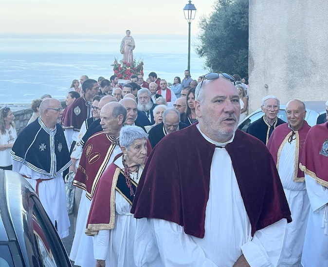Cardo renoue avec son histoire et intronise sa confrérie San Stefanu
