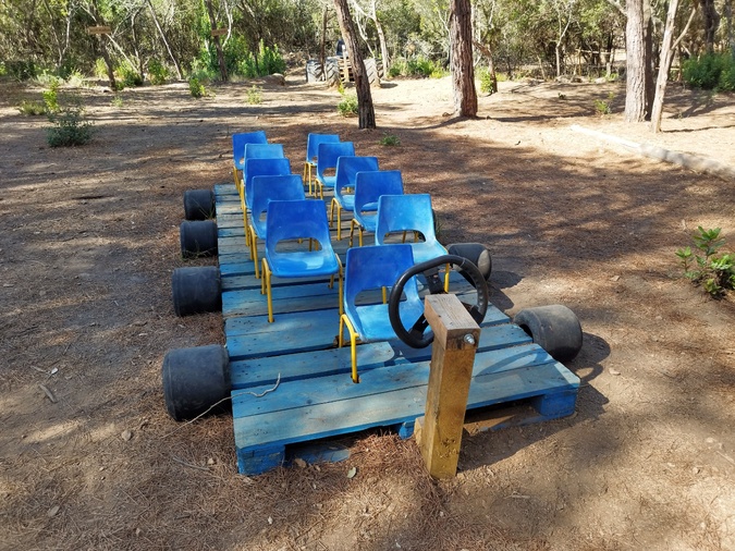 Ceci est un bus scolaire. Ceci est un bus scolaire.