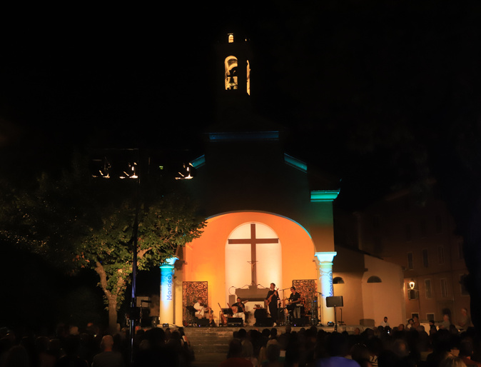 Corte sous le charme des mandolines Corte sous le charme des mandolines