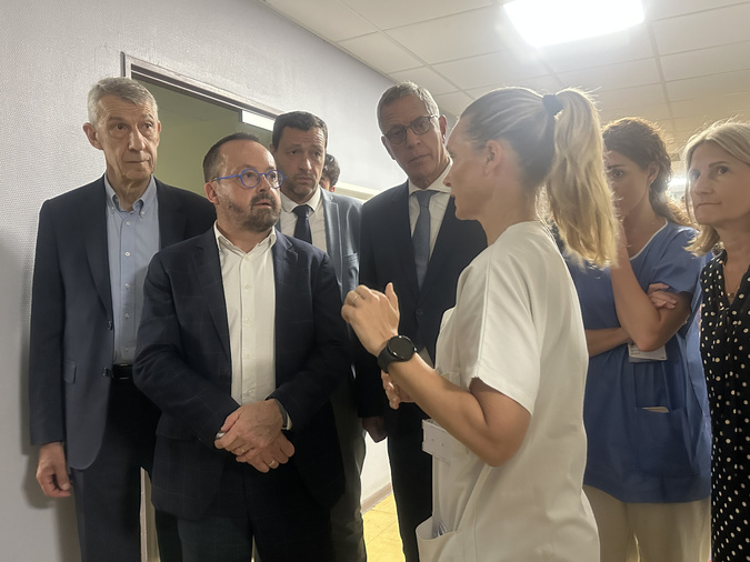 Le ministre chargé de la Santé et de l'Accès aux soins s'est rendu ce lundi à l'hôpital de Bastia