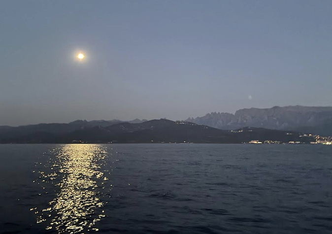 A màghjina : Luna piena sopra u mare di Sulinzara
